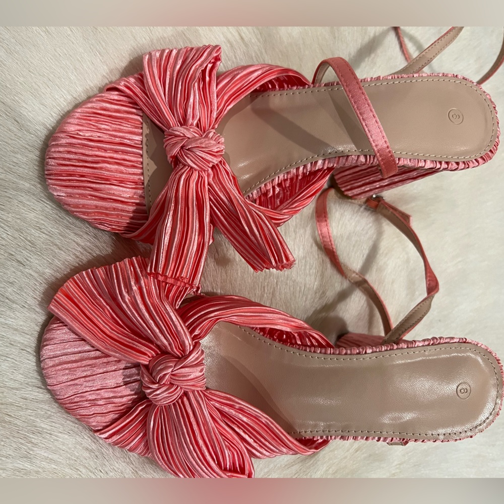 AMAZON ‘Loeffler’ Sandals, size 8